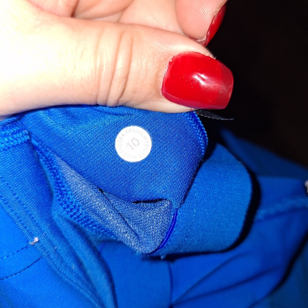 Lululemon invigorate to trank crop tank 10 - Picture 4 of 4